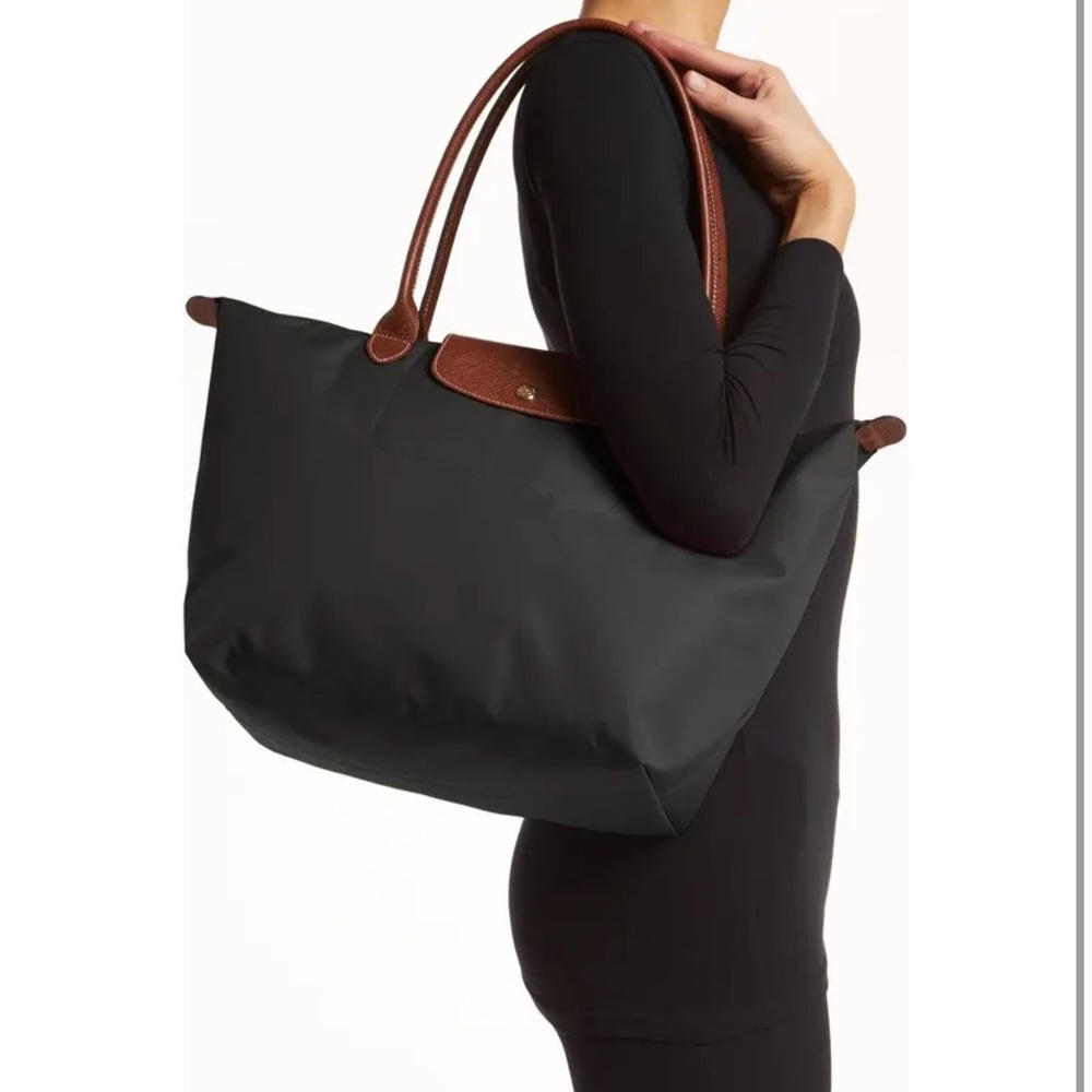 Large Longchamp Le Pliage Tote in Black - Picture 6 of 11